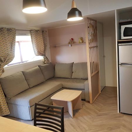 Mobil Home Maxi Confort Sur La Cote D'Azur Fréjus Buitenkant foto